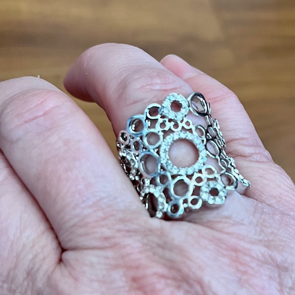 Ovation Ring